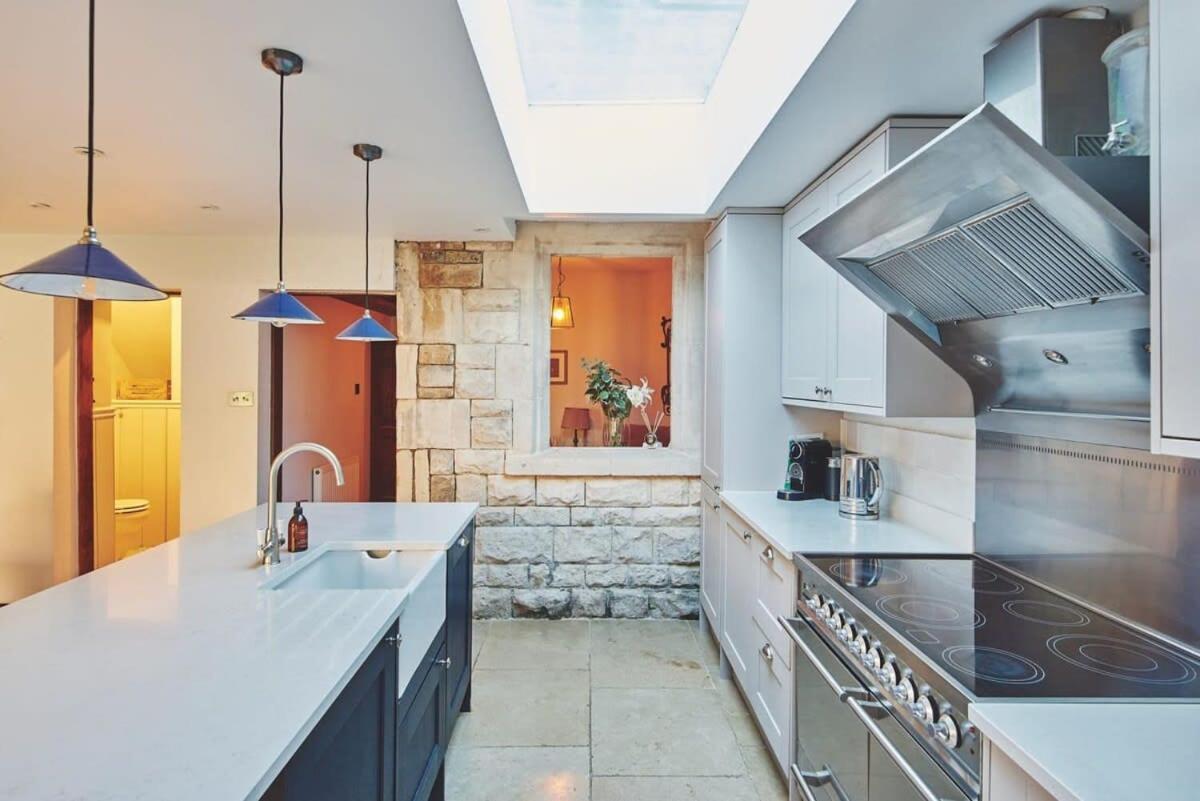 Large Stylish Luxury Cotswold Cottage - Ideal For Families, W/ Ev Charging Andoversford Εξωτερικό φωτογραφία