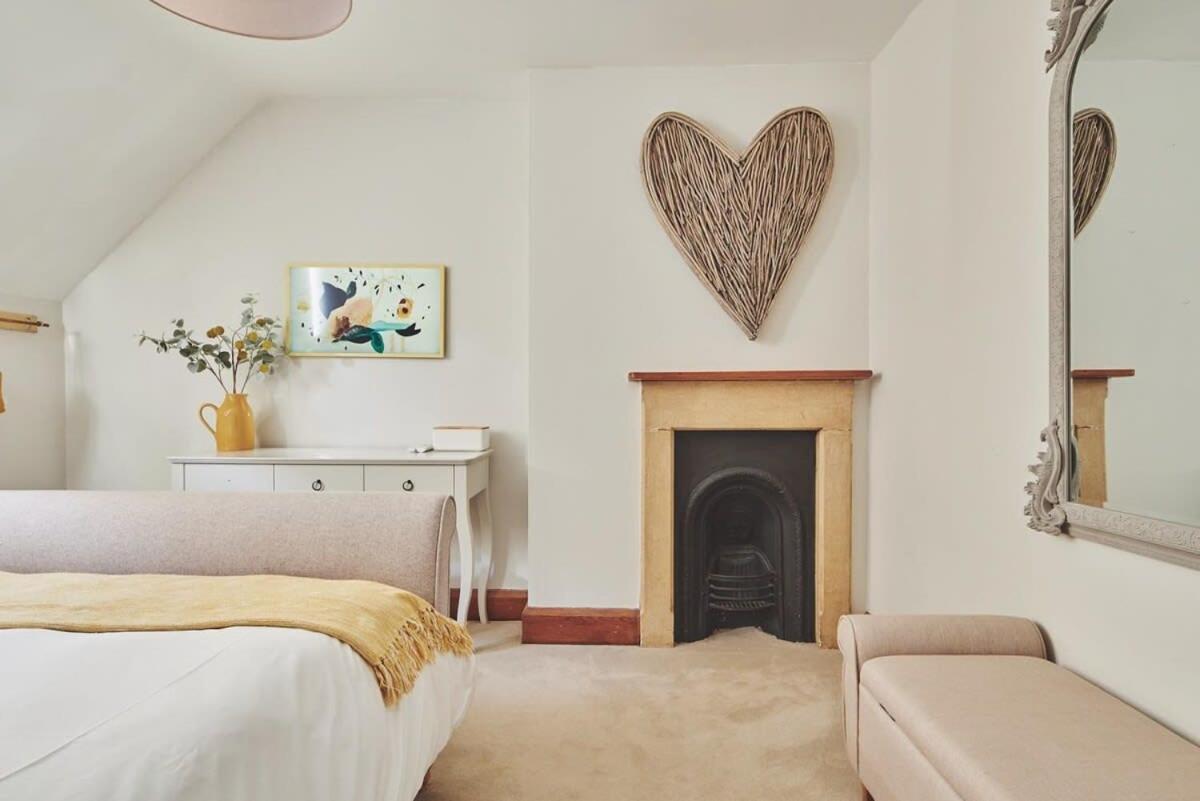 Large Stylish Luxury Cotswold Cottage - Ideal For Families, W/ Ev Charging Andoversford Εξωτερικό φωτογραφία