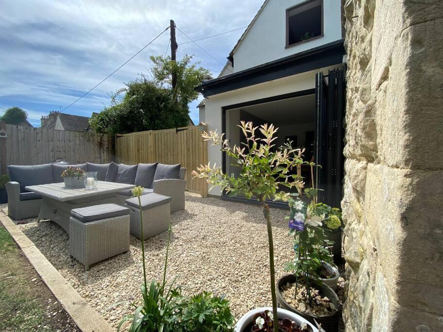 Large Stylish Luxury Cotswold Cottage - Ideal For Families, W/ Ev Charging Andoversford Εξωτερικό φωτογραφία