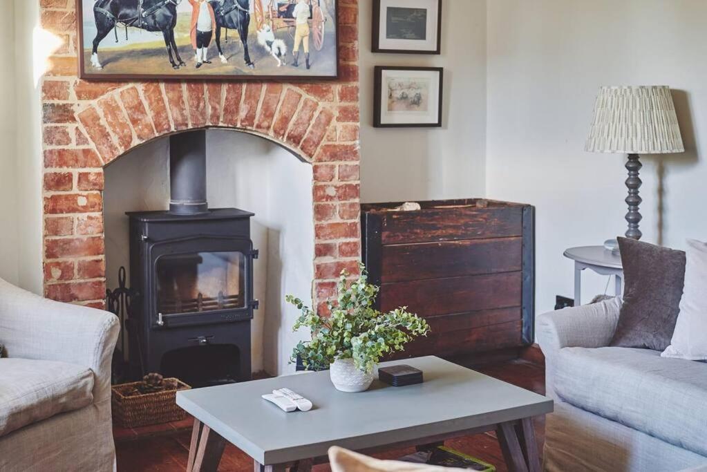 Large Stylish Luxury Cotswold Cottage - Ideal For Families, W/ Ev Charging Andoversford Εξωτερικό φωτογραφία